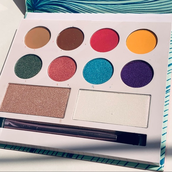 Moods Laura Sanchez Highlight & Eyeshadow Palette - Picture 5 of 5